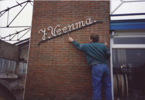 Geschiedenis Veenma - Naambord Veenma (1989)