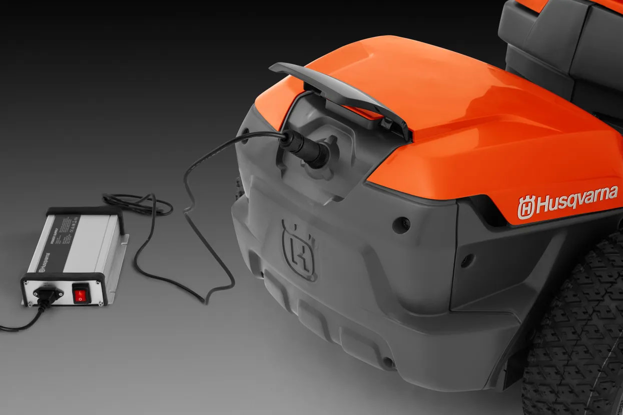 Husqvarna R 112iC Frontzitmaaier - Inclusief 85 cm Combi Maaidek - Afbeelding 5
