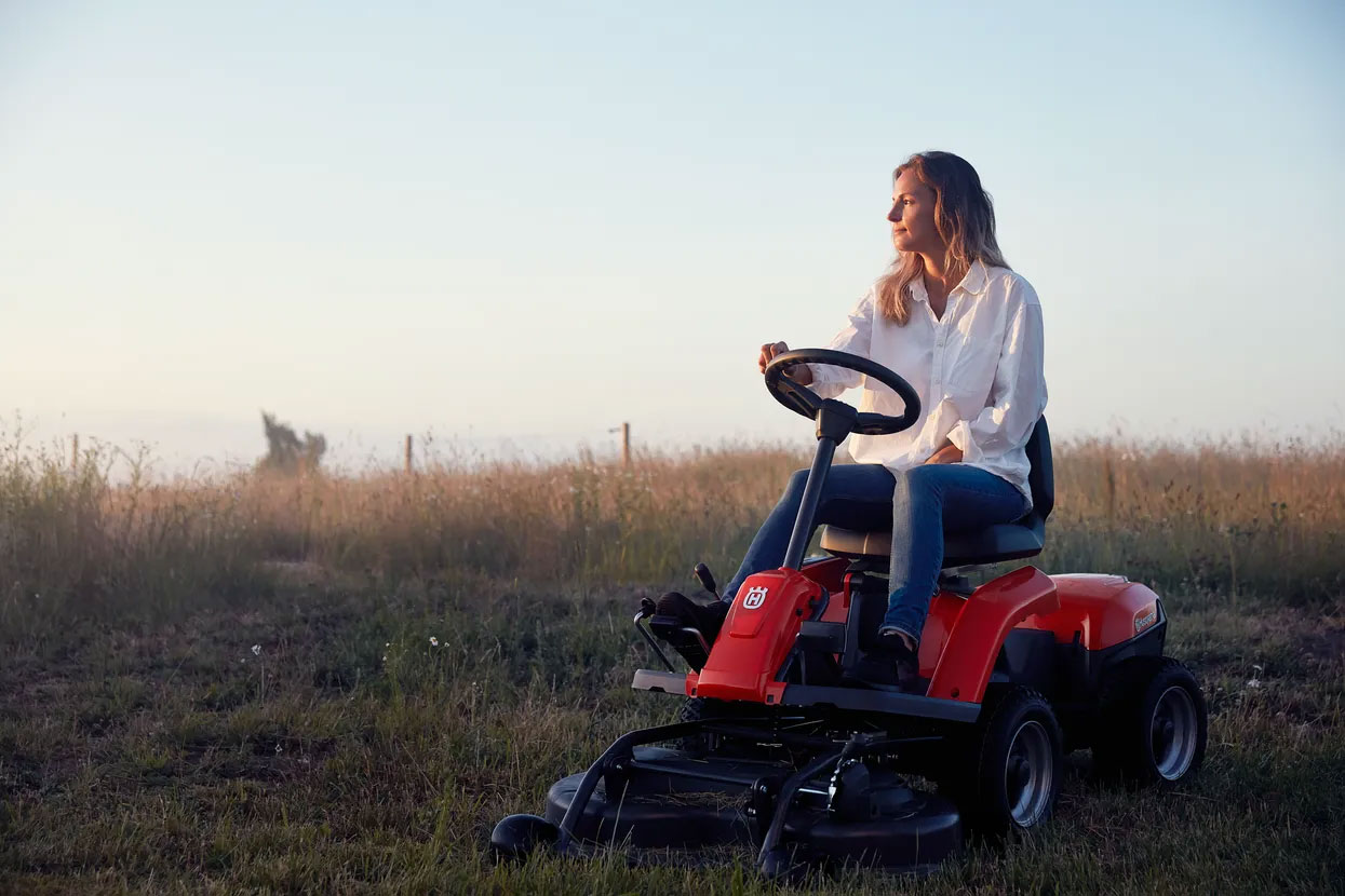 Husqvarna R 112iC Frontzitmaaier - Inclusief 85 cm Combi Maaidek - Afbeelding 6
