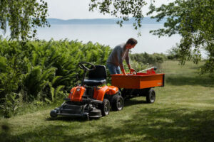 Husqvarna R 112iC Frontzitmaaier - Inclusief 85 cm Combi Maaidek - Afbeelding 8