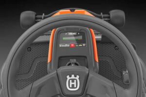 Intuïtief HMI-display met realtime gegevens en visuele ondersteuning voor de bestuurder.