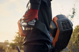 Snoerloze Husqvarna 535iRX bosmaaier met opties voor interne accu, rugaccu of accuriem
