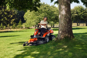 Veenma Combi Actie - Husqvarna R 316TsX AWD Frontzitmaaier, Inclusief 112 cm Combi Maaidek - Afbeelding 7