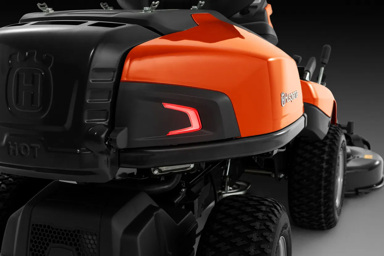 Veenma Combi Actie - Husqvarna R 316TsX AWD Frontzitmaaier, Inclusief 112 cm Combi Maaidek - Afbeelding 3