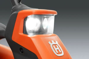 LED koplampen voor een helder en ruim verlicht werkgebied in donkere omstandigheden.