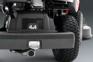 All-Wheel-Drive (AWD) vierwielaandrijving voor automatische grip op nat, glad en hellend terrein.