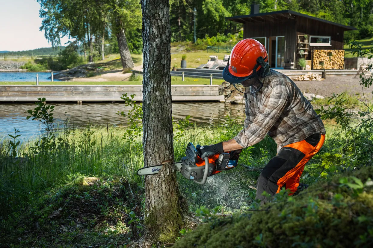 Husqvarna Accukettingzaag 242i met 36 cm zaagblad (Inclusief Accu & lader) - Afbeelding 5