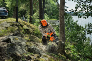 Husqvarna Accukettingzaag 242i met 36 cm zaagblad (Inclusief Accu & lader) - Afbeelding 3
