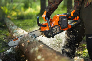 Husqvarna Accukettingzaag 440i met 38 cm zaagblad (Inclusief Accu & lader) - Afbeelding 3
